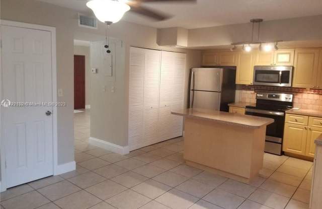5349 W 24th Ct Gallery 4