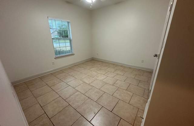 3923 Mobley Circle Gallery 4