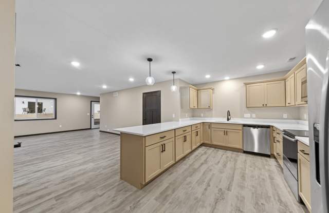 3200 Noble Dr Gallery 3