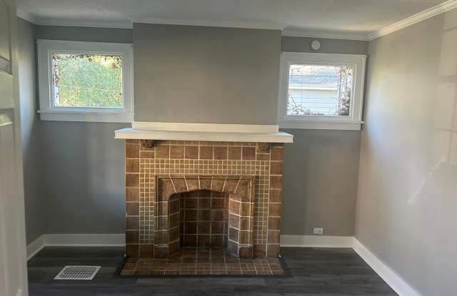 Amazing 4 bedroom 1 bath apartment home for rent in Brookline Gallery 3