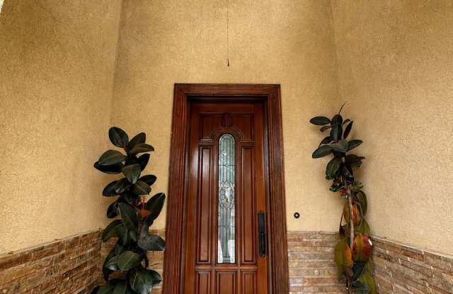 Spacious 5 Bedroom Home in West Oxnard's Desirable Winfield Community Gallery 3