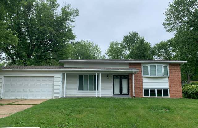 725 Charvel Dr - 725 Charvel Drive, Florissant, MO 63031
