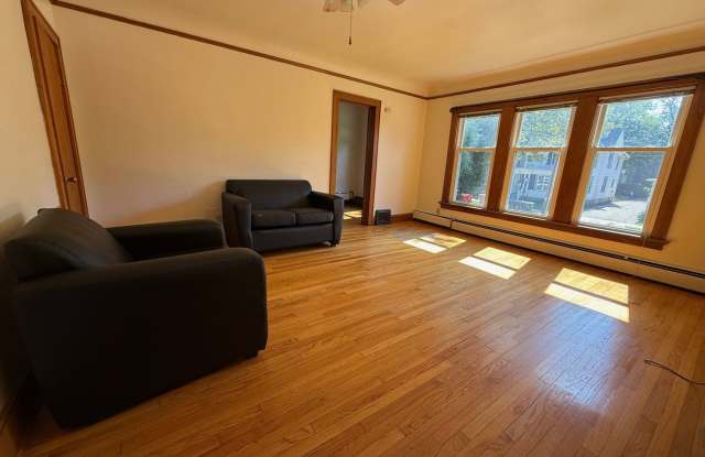 128-130 Gallery 1