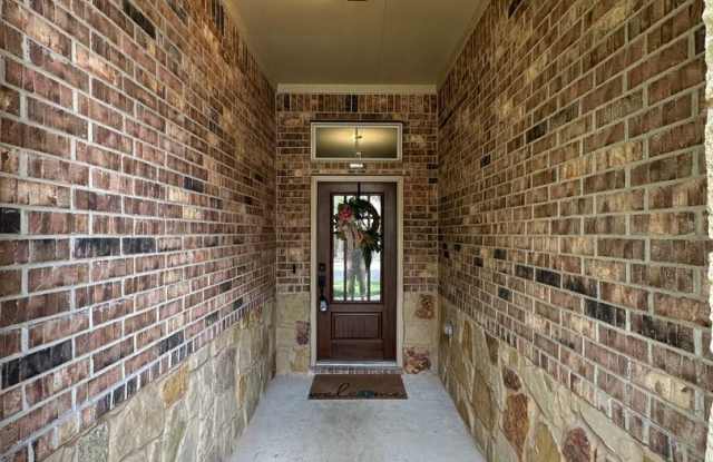 179 Blushing Dr 78610 | 4 Bed 2 Baths 2 Car Garage $2595 Gallery 4