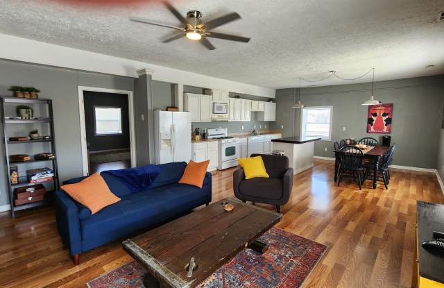 501-2 South Frisco Gallery 2