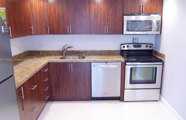2450 NE 135th St photos photos