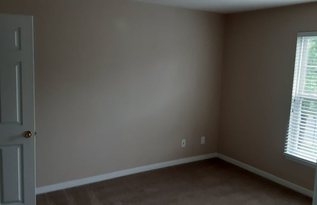 Beautiful three bedroom two-and-a-half bath end unit townhome in Hunton Park photos photos