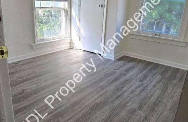511 S Monroe photos photos