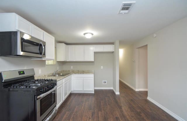428 West Street - 428 West Street, Rosenberg, TX 77471