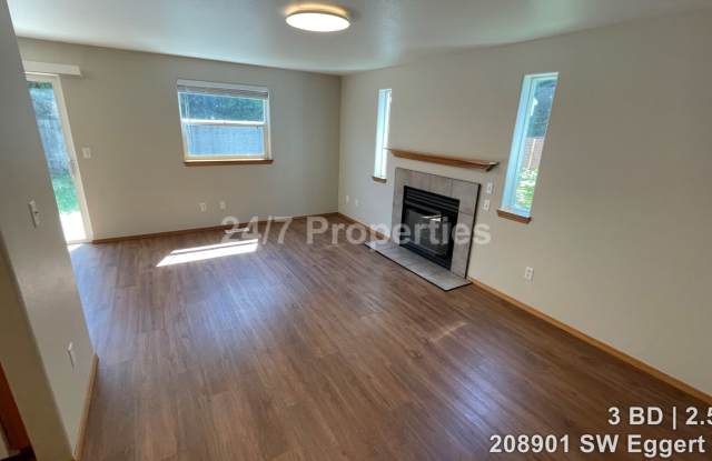 Updated 3 BD | 2.5 BA Home w/ Large Backyard - Beaverton/Aloha photos photos