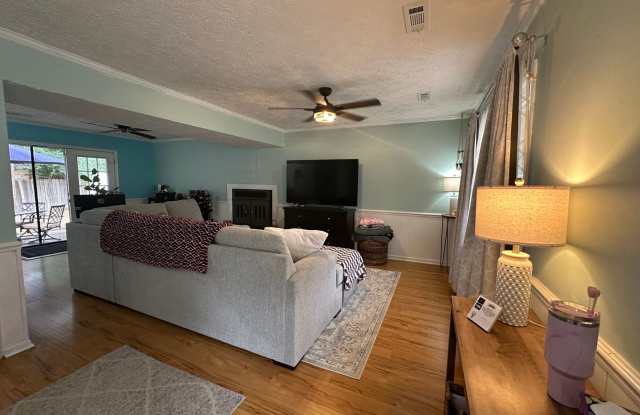 Call Amanda Tate at (757)289-6810 for more information Gallery 4