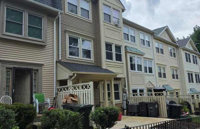 12119 SALEMTOWN Drive Gallery 1