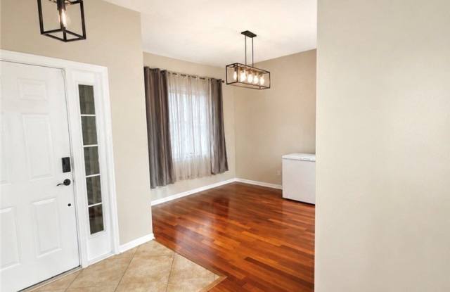 321 Shadow Lakes Drive Gallery 2