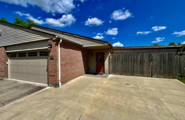 3 bedroom home w/ privately fenced yard + hot tub. photos photos