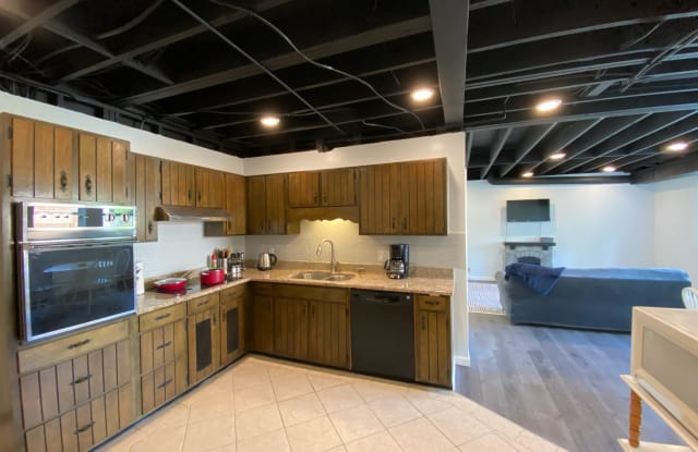 406 Lark Lane - 1 photos photos