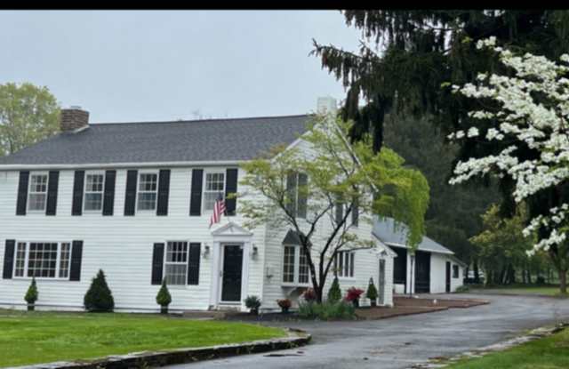 Beautiful Landale 4 Bedroom Single with 2 car garage for rent $3,650/month photos photos