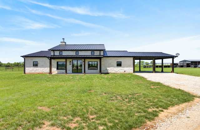 Prestige Modern Ranch Estate with Elite Equestrian Facilities in Perrin ISD Gallery 4