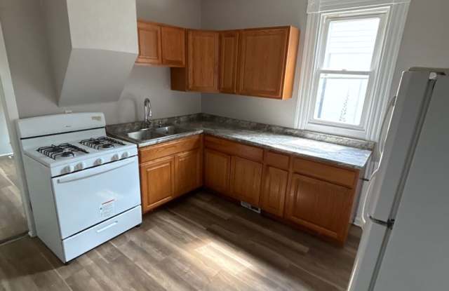 Beautiful 3 bedrrom 1 bathroom House in Minneapolis! Gallery 4