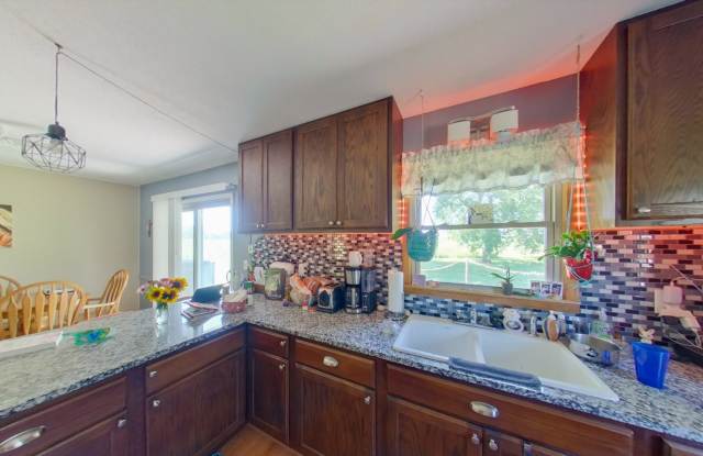 Country Living in Manhattan + 1.5 Acres + Close to Stagg Hill Golf Course! Available July 8th! photos photos