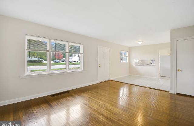 2033 SPROUL ROAD Gallery 4