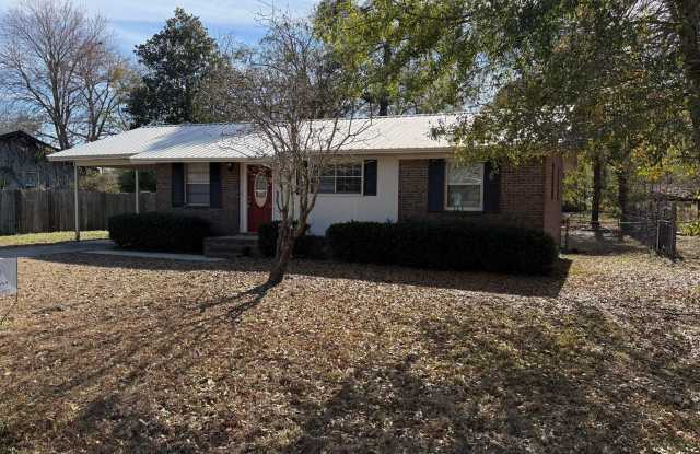 WINTER MOVE-IN SPECIAL: $500 OFF 1st MONTH'S RENT!** photos photos