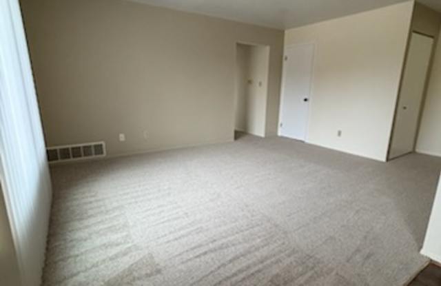 1327 Southwestern Dr photos photos