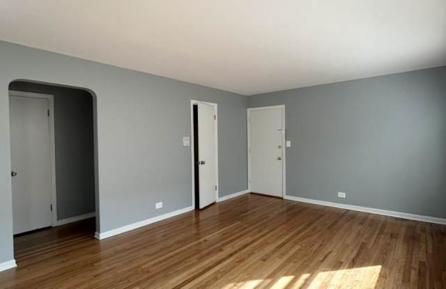 6719 North California Gallery 4