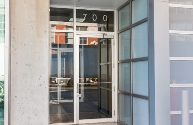 710 West Van Buren Street Gallery 4