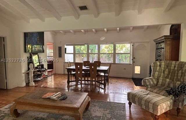 8228 NE 8th Ct Gallery 4
