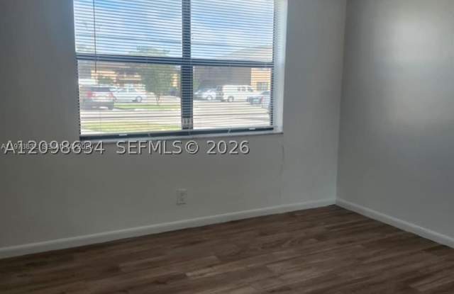 10037 Winding Lake Rd Gallery 4