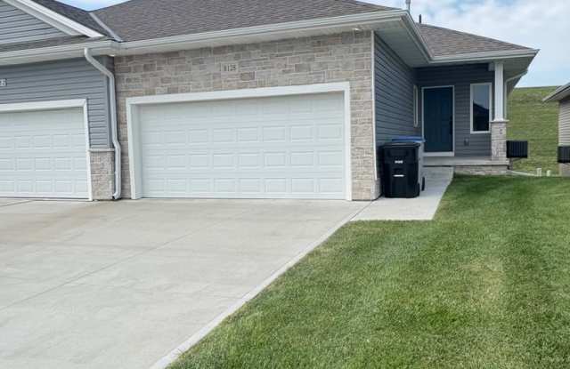 Beautiful 3Bed 3Bath Home in the Gretna School District! photos photos