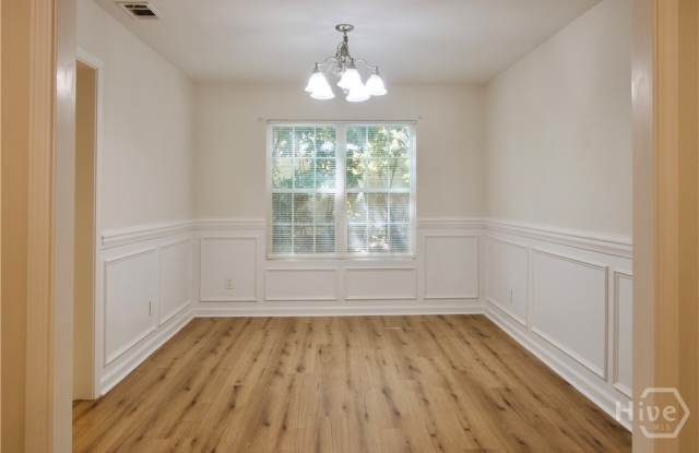 172 Saint Ives Drive Gallery 4