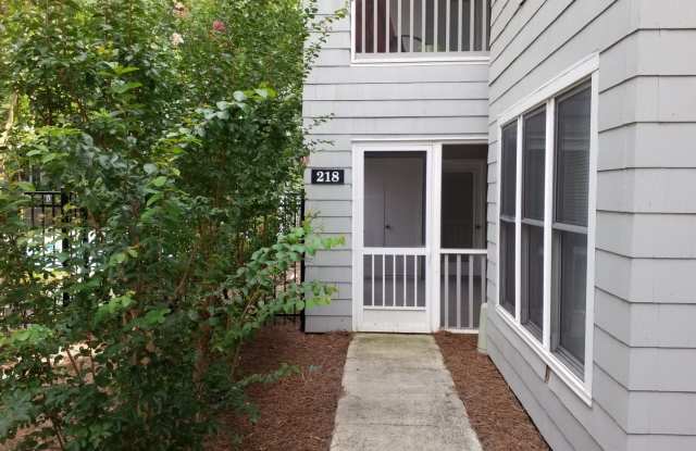 218 Oakwood Court Gallery 2