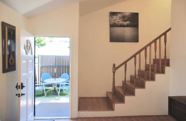813 5th Avenue - 813 5th Avenue, Los Angeles, CA 90291