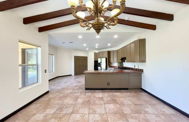 AVAILABLE NOW! 4 Bedroom 3 Bathroom PALM DESERT POOL HOME! Gallery 3