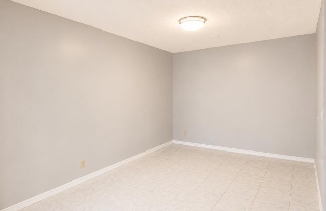 1995 SW SILVER PINE Way Gallery 4