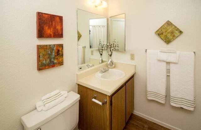 5250 East Cortland Boulevard Gallery 2