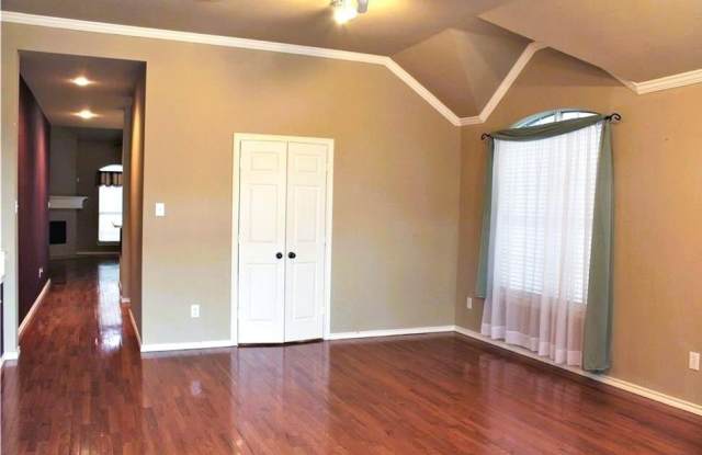 6401 Sidney Lane Gallery 4