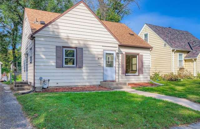 837 Bidwell St Street - 837 Bidwell Street, West St. Paul, MN 55118