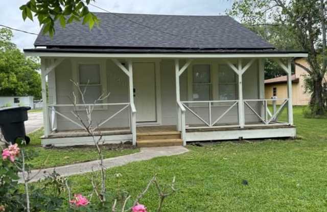 5748 Carolina Avenue - 5748 Carolina Avenue, Groves, TX 77619