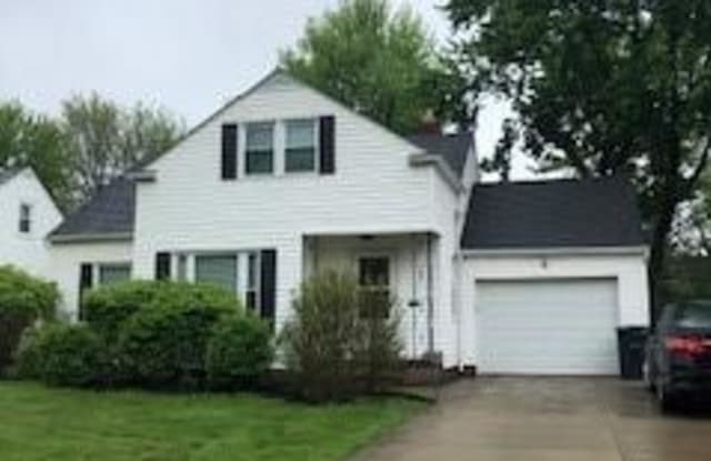 24006 Cedar Rd - 24006 Cedar Road, Beachwood, OH 44122
