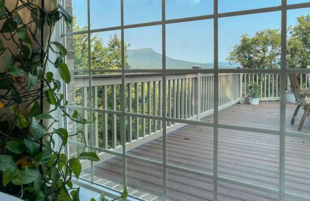 285 STEEPLECHASE DR Gallery 2