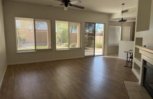 18424 North 48th Place Gallery 3