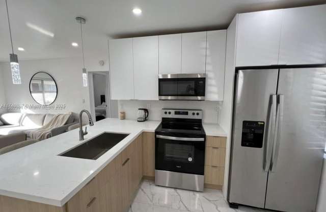 1910 Thomas St - 1910 Thomas Street, Hollywood, FL 33020
