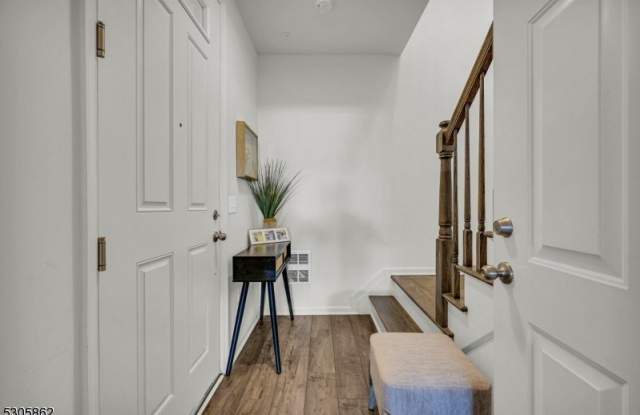81 Sequoia Dr Gallery 1