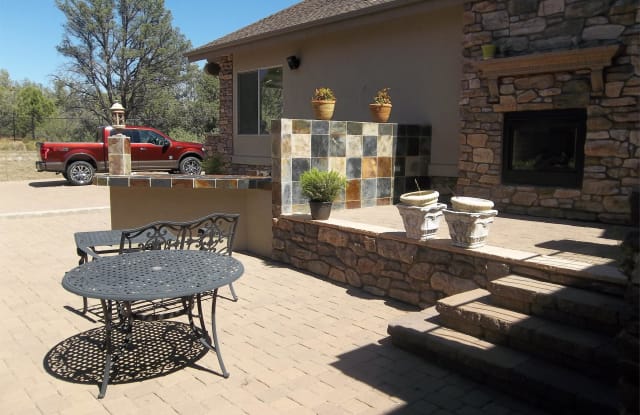 5687 W Indian Camp Rd'VACATION RENTAL' Gallery 3