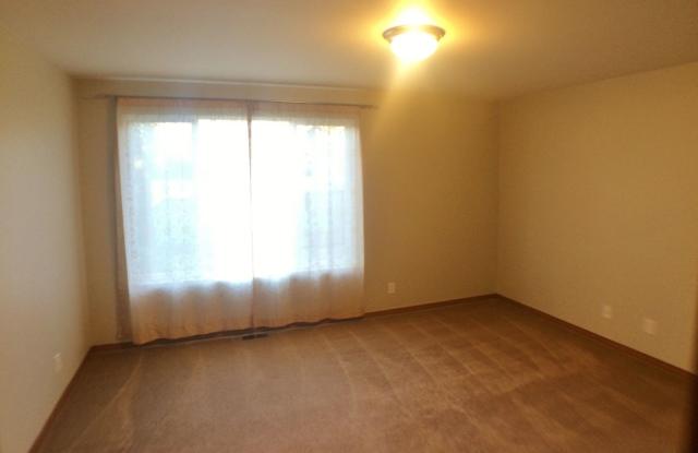 1561 Thompson Drive NW Gallery 3