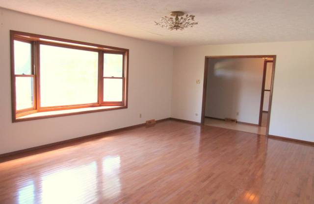 4401 E Cambridge Court Gallery 3