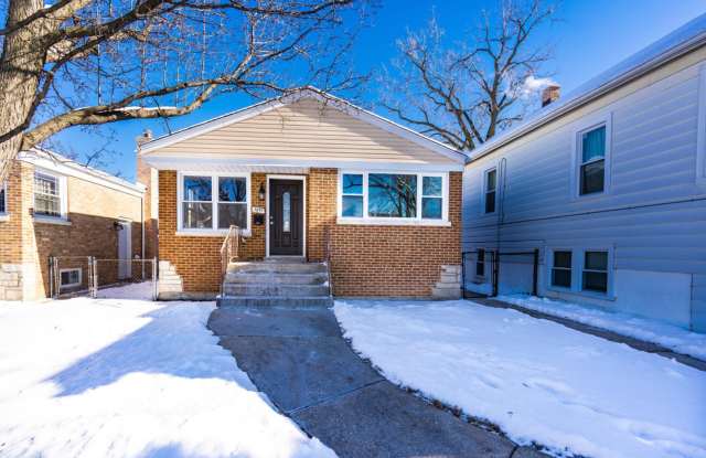 Newly remodeled, MOVE-IN ready, brick single family house Gallery 1