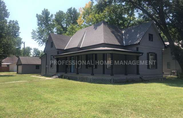 Coming soon! 3 Bedroom 1.5 Bathroom home with a 2 car garage for rent in Winfield! photos photos